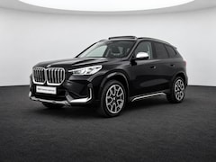 BMW X1 - sDrive20i xLine Automaat / Panoramadak / Sportstoelen / Achteruitrijcamera / Stoelverwarmi