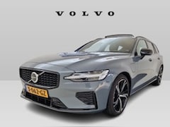 Volvo V60 - T6 Plug-in hybrid AWD Plus Dark | Trekhaak | Panoramadak | 19" velgen | Stoelverwarming |