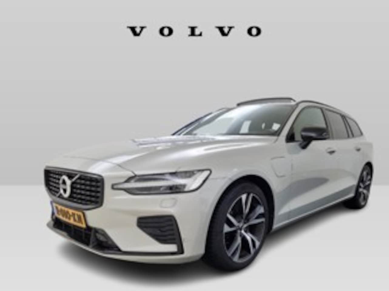 Volvo V60 - T6 Recharge AWD R-Design | Panoramadak | Harman/Kardon | Trekhaak | Adaptieve Cruise | - AutoWereld.nl