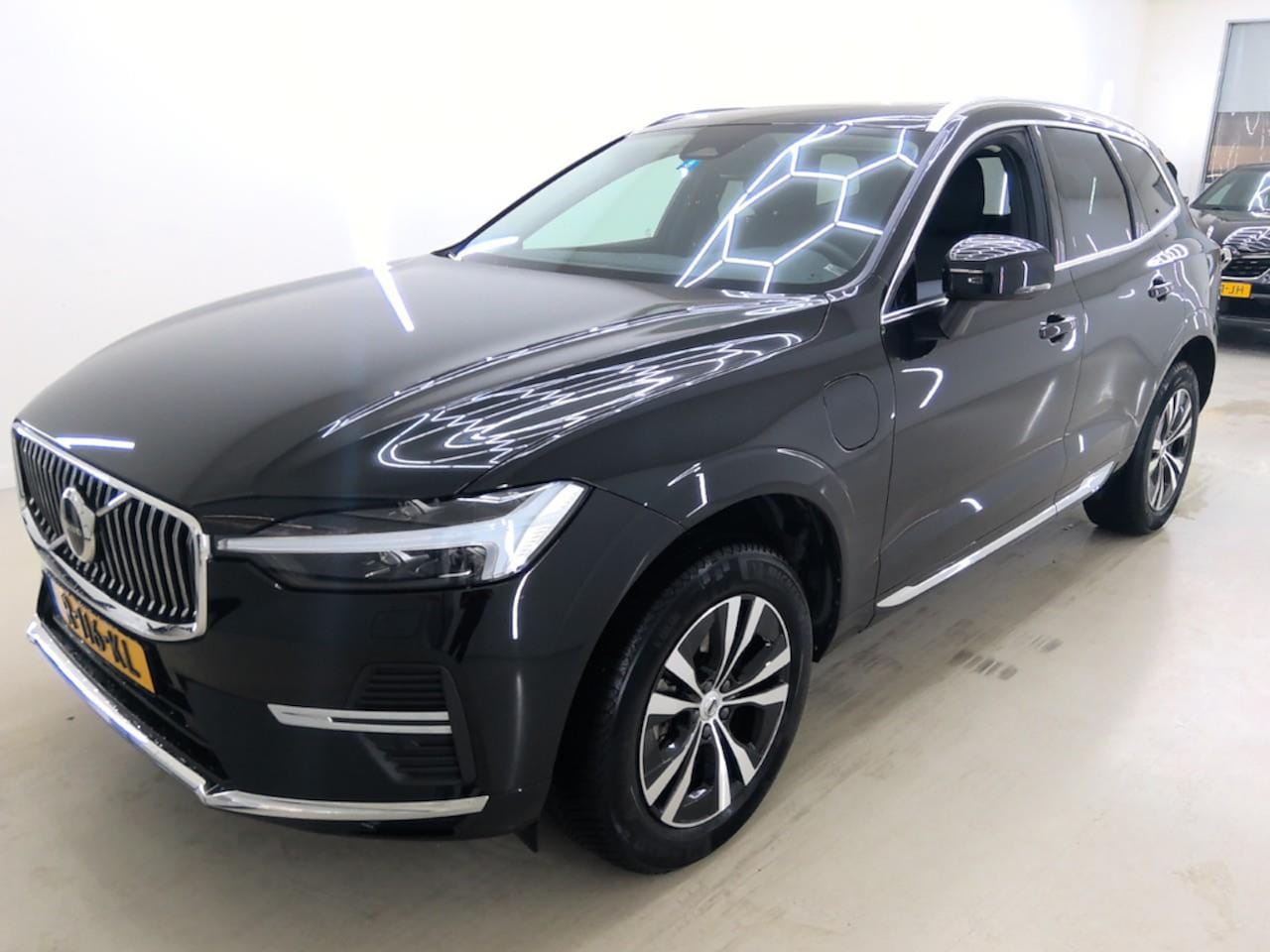 Volvo XC60 - T6 Plug-in hybrid AWD Bright | Long Range | Trekhaak | BLIS | Panoramadak | - AutoWereld.nl