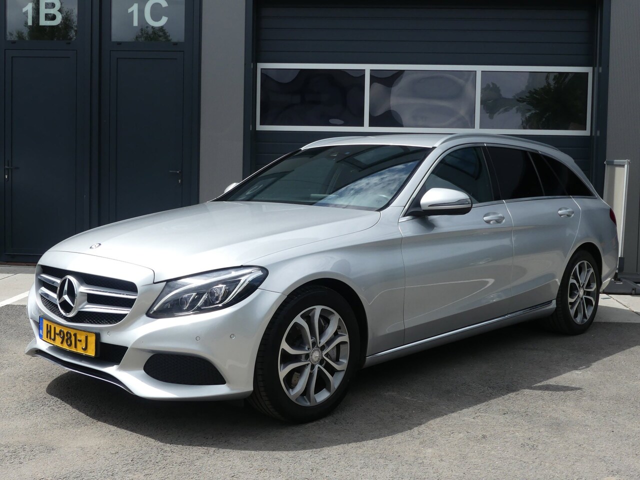 Mercedes-Benz C-klasse Estate - 350 e Automaat / Navigatie / ECC / Burmester / leder / LED+Xenon / Cruise Control - AutoWereld.nl