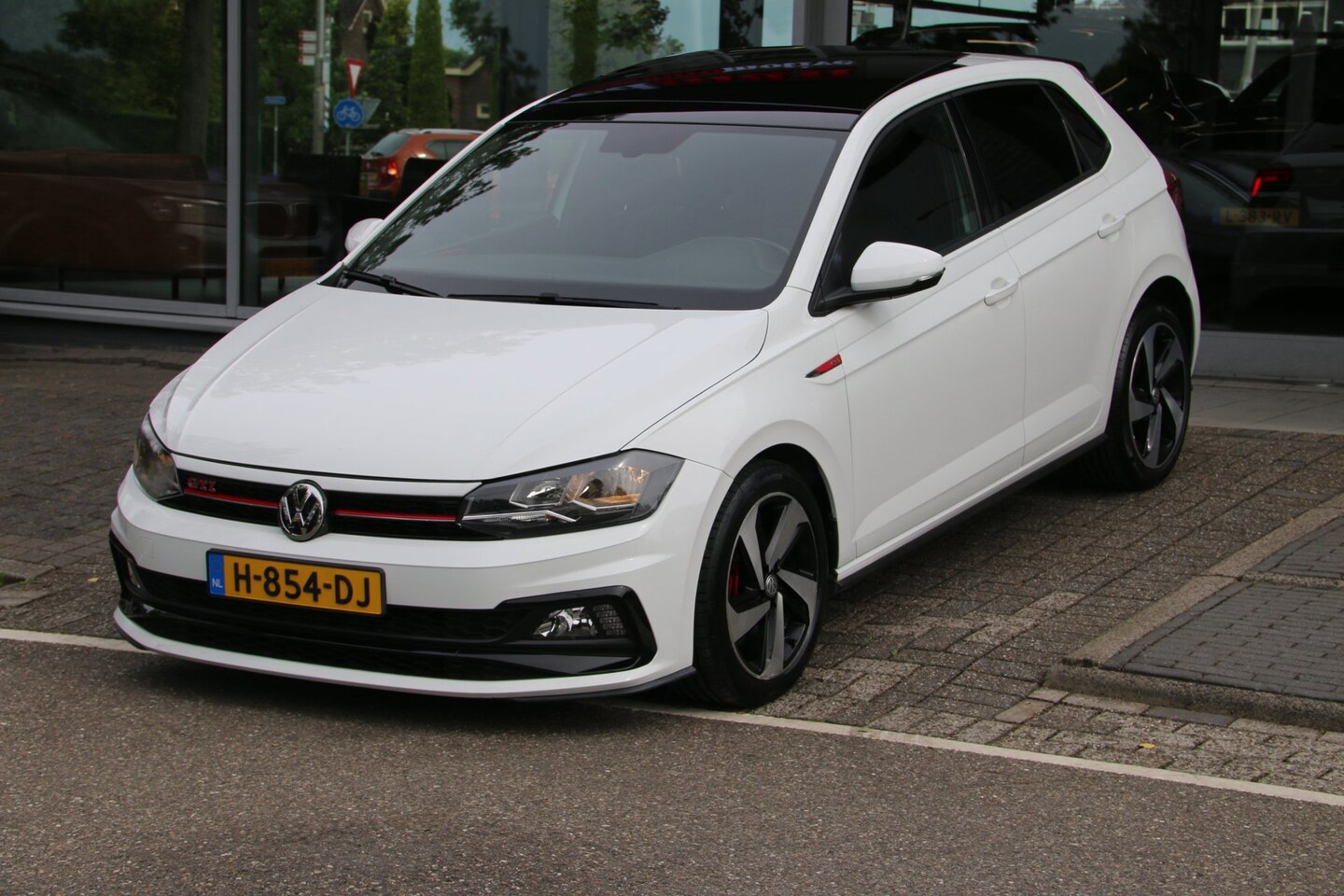 Volkswagen Polo - 2.0 TSI GTI PANO-DAK NL-AUTO NAP AUTOMAAT! - AutoWereld.nl