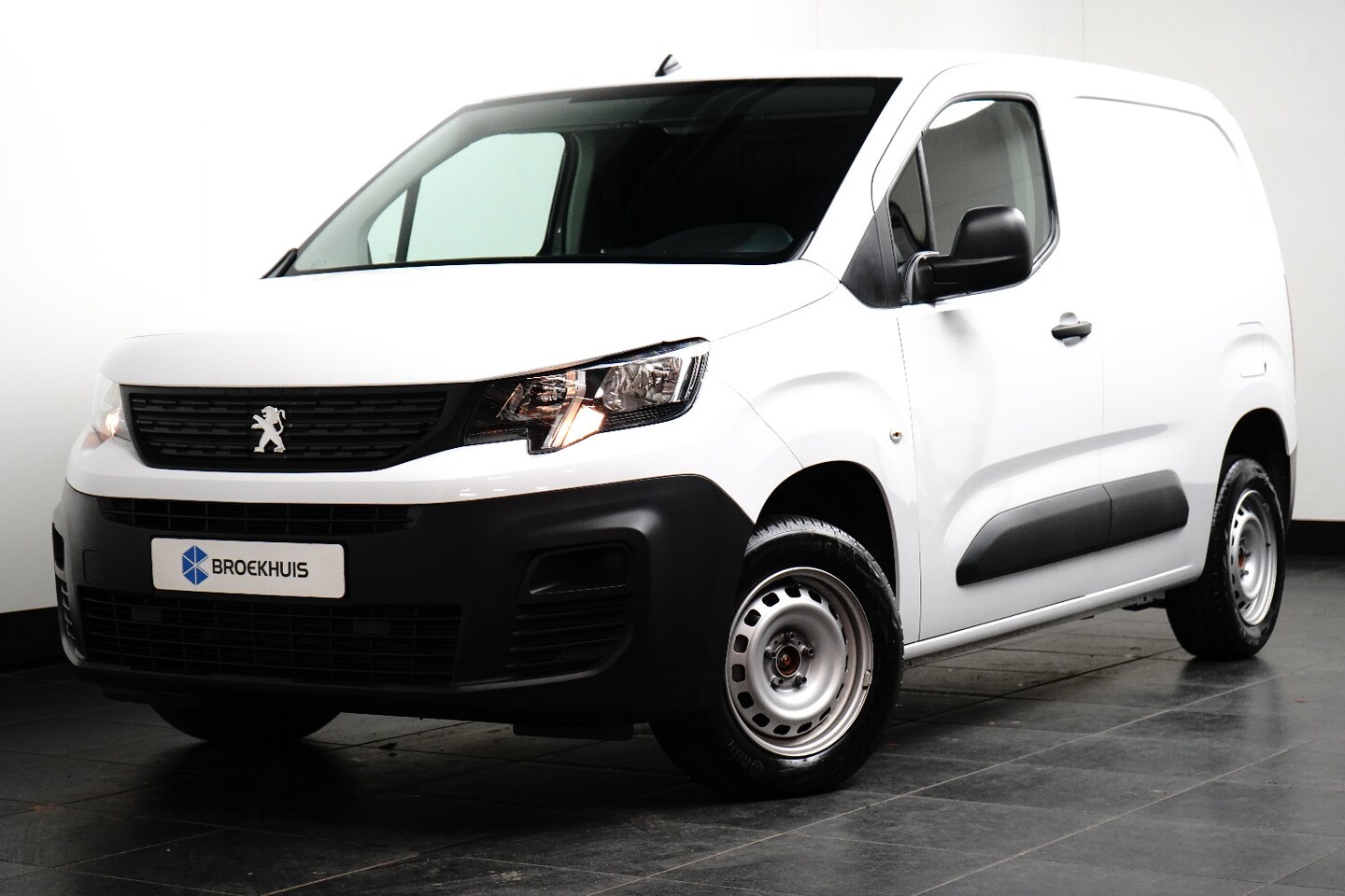 Peugeot Partner - Pro L1 Aitco | Cruise Controle | Parkeersensoren | 3-zits - AutoWereld.nl