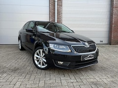 Skoda Octavia - 1.4 TSI Greentech Elegance Businessline Dealer oh/Nap/Dsg/Trekhaak/Garantie