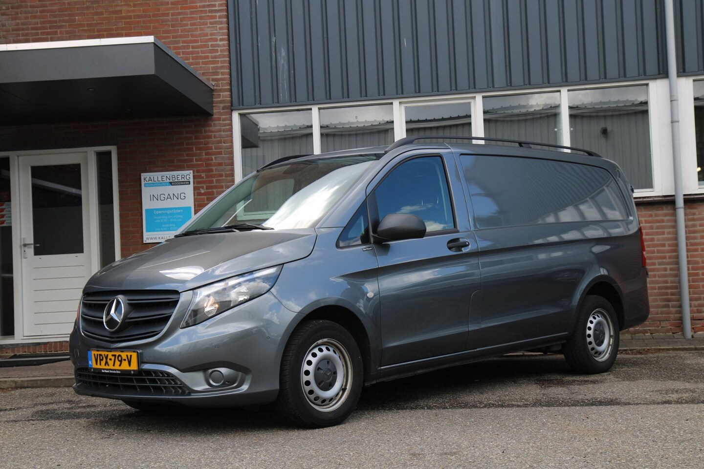 Mercedes-Benz Vito - 114 CDI Lang Automaat / Trekhaak / Camera / Carplay / Cruise - AutoWereld.nl