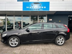 Volvo V60 - 2.4 D6 AWD Plug-In Hybrid Momentum Navi/PDC