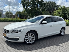 Volvo V60 - 2.0 T3 Nordic+ | Cruise control | Climate control | Stoel verwarming |