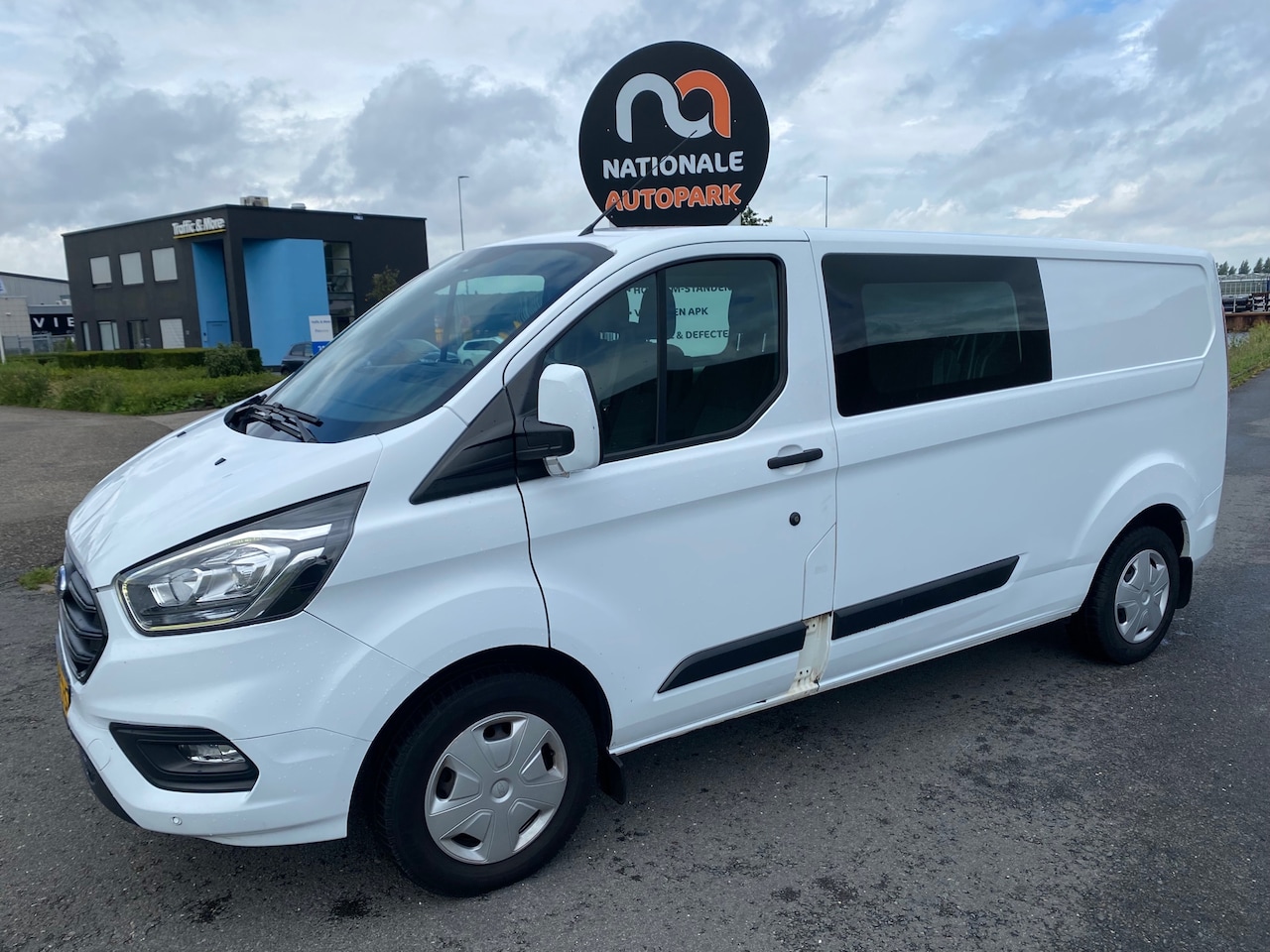 Ford Transit Custom - 2018 * 320 2.0 TDCI L2H1 Trend DC * AIRCO * EURO 6 - AutoWereld.nl