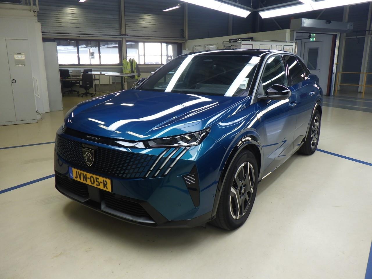 Peugeot e-3008 - GT Avantage 210 73 kWh Tot 8 Jaar Garantie! | Schuif-/Kanteldak | Massage | Warmtepomp | E - AutoWereld.nl