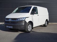 Volkswagen Transporter - 150pk Automaat L1H1 Apple Carplay Parkeersensoren Cruise control Achterdeuren Airco 3-Zits