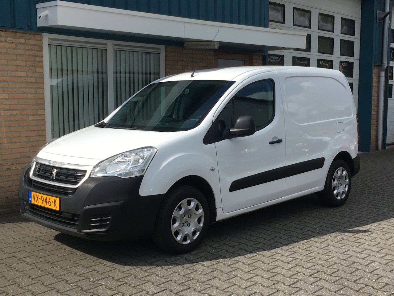 Peugeot Partner - 122 1.6 BlueHDi 100pk Euro 6 - AutoWereld.nl