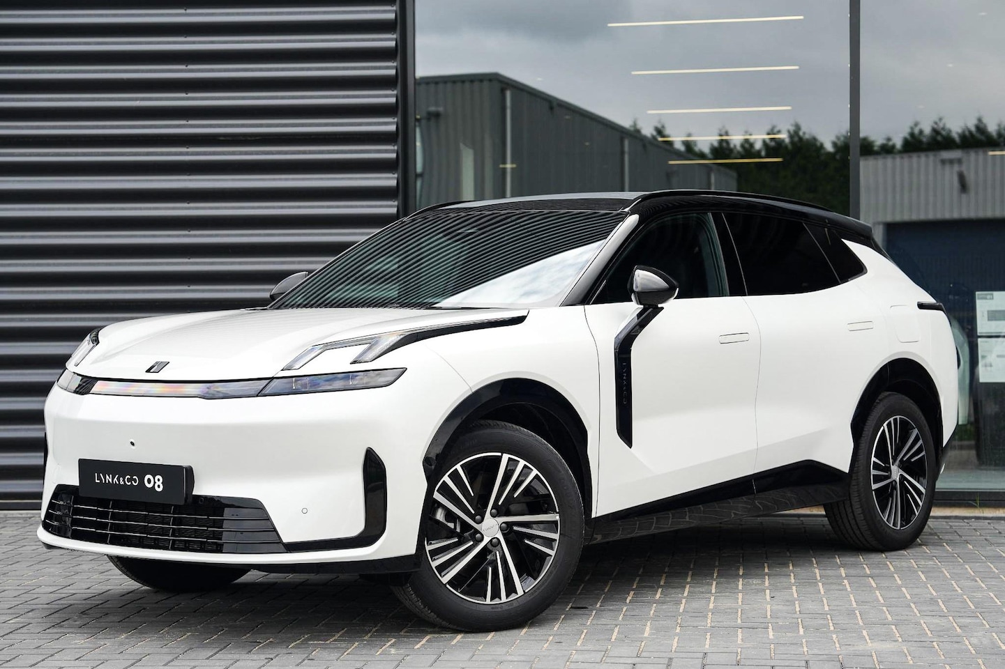 Lynk & Co 08 - 345PK Business Edition | Fiscale waarde €49.990 | 200km Hybride | High Beam LED | Panorama - AutoWereld.nl