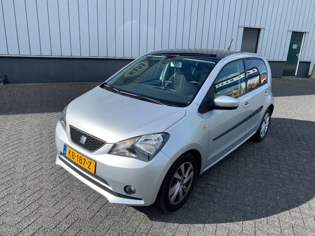 SEAT Mii - 1.0 Sport Connect l Panoramadak l Airco l Parkeersensoren l Navi l 5 rs l Metallic lak l C - AutoWereld.nl