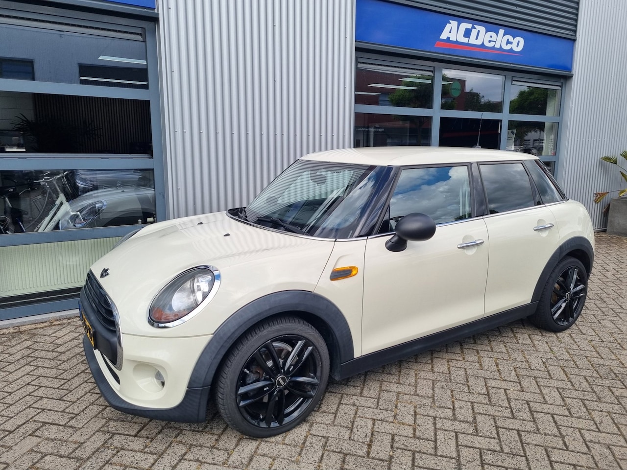 MINI 5-Deurs - 1.2 One Business - AutoWereld.nl