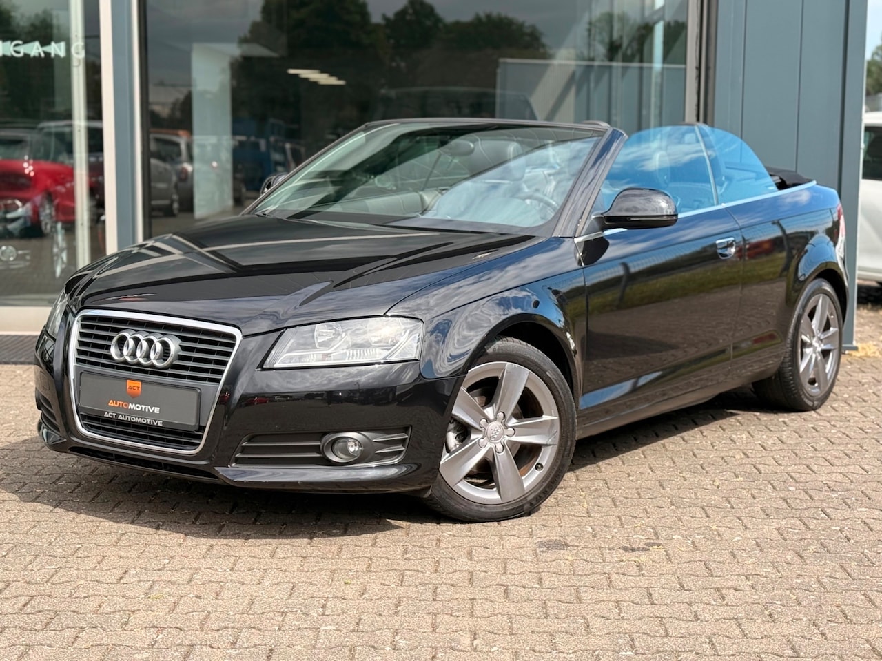 Audi A3 Cabriolet - 1.8 TFSI Attraction LEDER / CARPLAY - AutoWereld.nl