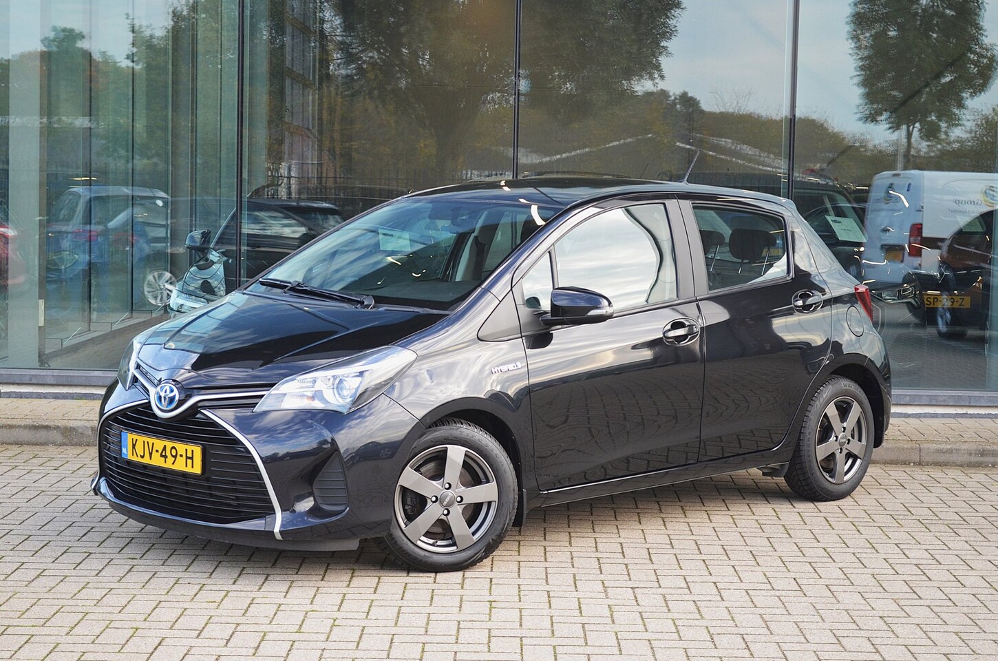 Toyota Yaris - 1.5 Hybrid Business Plus | Camera | Climate controle | Automaat - AutoWereld.nl