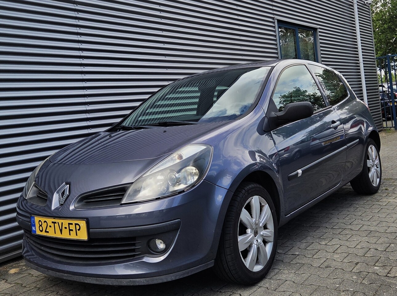 Renault Clio - 1.4-16V Dynamic 02-2007 Blauw Metallic - AutoWereld.nl