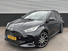 Toyota Yaris - 1.5 Hybrid GR Sport Nieuw geleverd, 1e eign. Dodehoekdetectie, Stoelverwarming, PDC, LED,