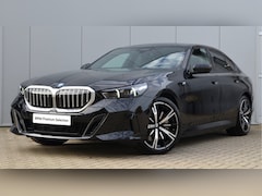 BMW 5-serie - 550e xDrive M Sport Automaat / Trekhaak / Bowers & Wilkins / Adaptief onderstel profession