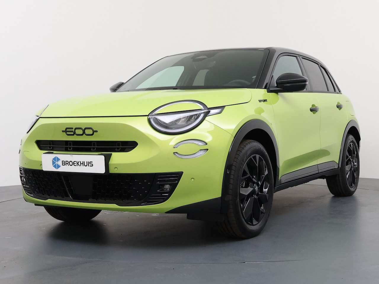 Fiat 600e - Sport | 10,25" touchscreen radio met Bluetooth, DAB & USB | Automatische airconditioning | - AutoWereld.nl