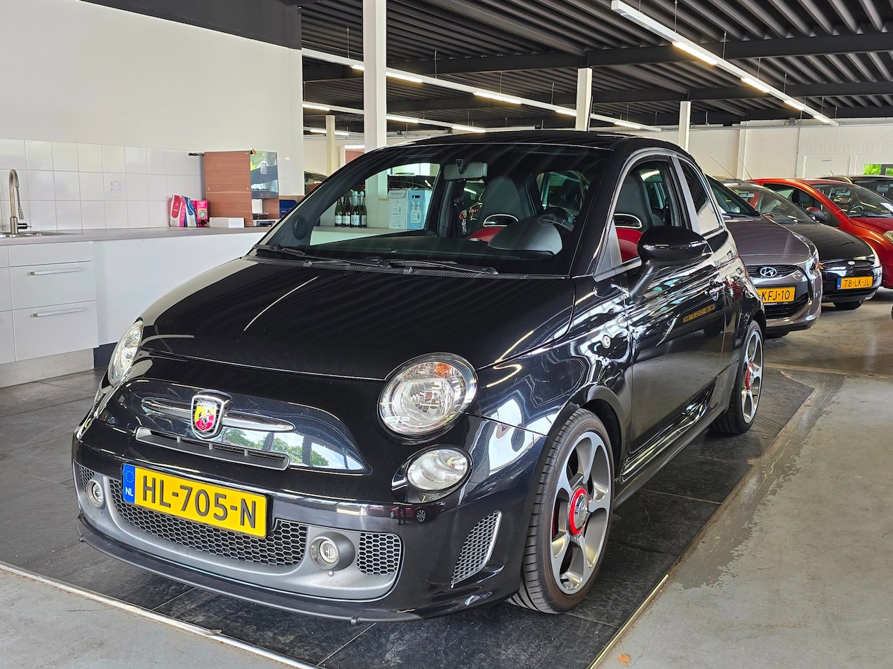 Fiat 500 Abarth - 1.4 T-Jet Turismo/LEDER/AIRCO/N.A.P/161PK/ - AutoWereld.nl