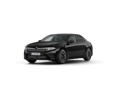BMW i3 - 50 xDrive M Sport / Trekhaak / 3D Head-Up / Multifunctionele Stoelen / Adaptieve LED / Par