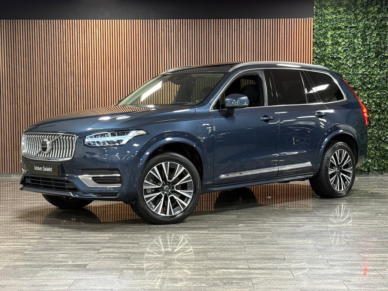 Volvo XC90 - T8 AWD Recharge Inscription | Trekhaak | Head-Up Display | Harman Kardon | All Season band - AutoWereld.nl