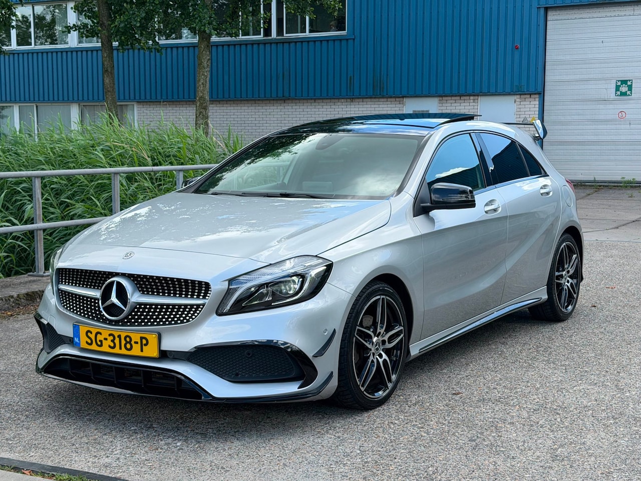 Mercedes-Benz A-klasse - 160 A35 AMG-Line Pano! Automaat! Navi! Camera! NAP! APK! - AutoWereld.nl