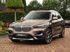 BMW X1 - xDrive25i X-line | Stuurverw. | KeylessEntr. | 230PK | Schuifdak | Unieke kleur