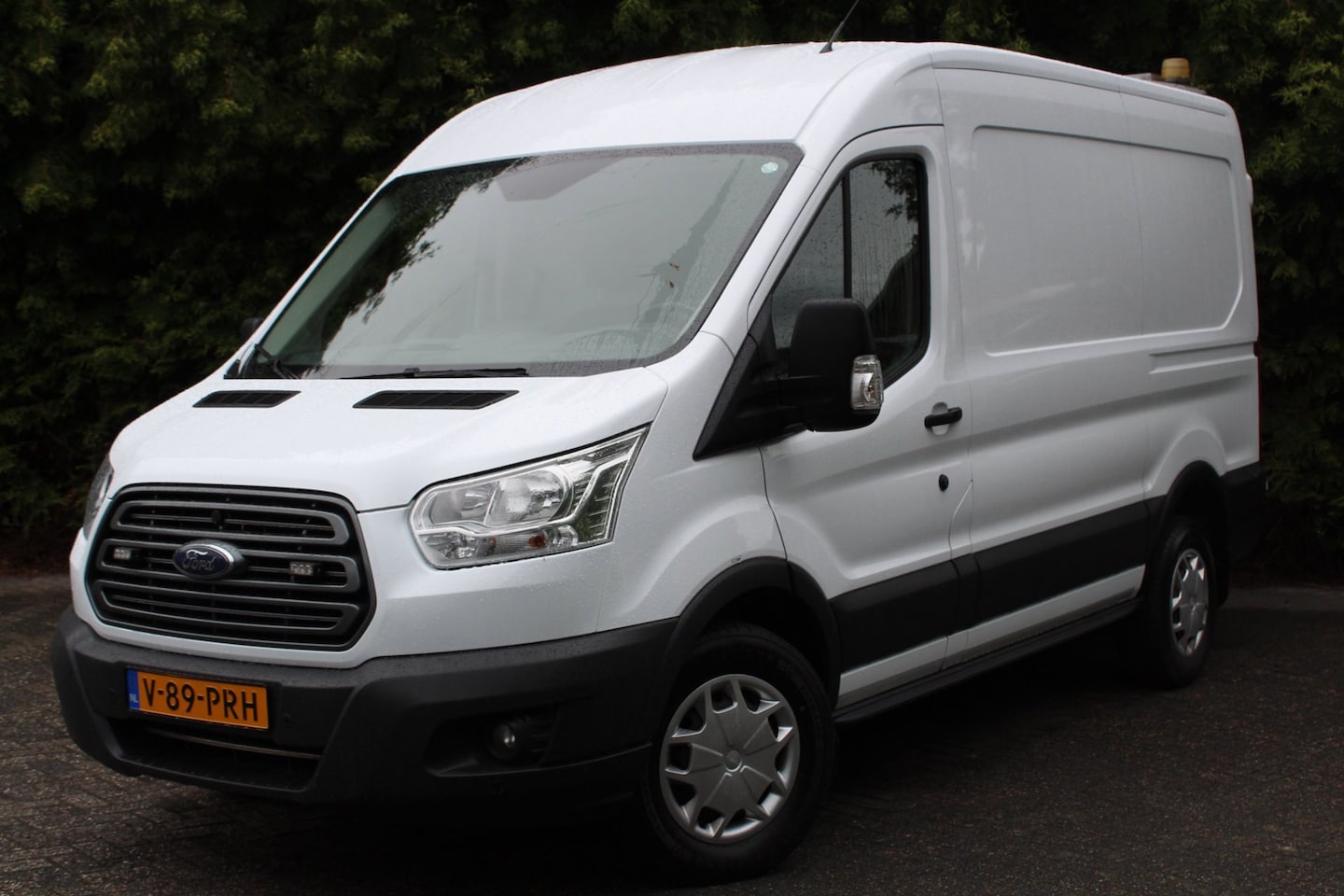 Ford Transit - 350 2.0 TDCI L2H2 Trend 131PK | Airco | Cruise Control | Navigatie | Camera | Inbouw - AutoWereld.nl