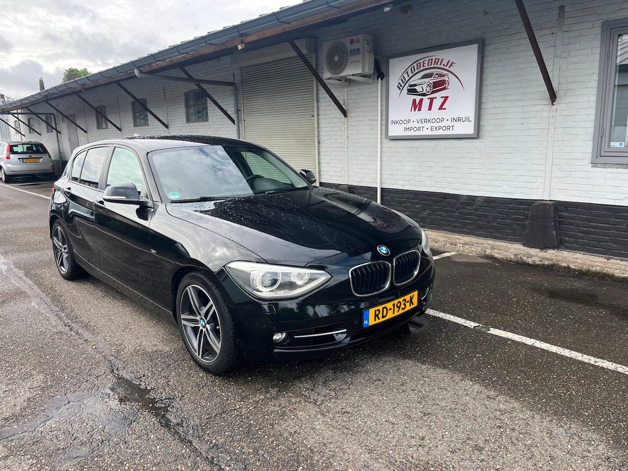 BMW 1-serie - 120d Sport+| KEYLESS ENT.| CLIMA| CRUISE - AutoWereld.nl