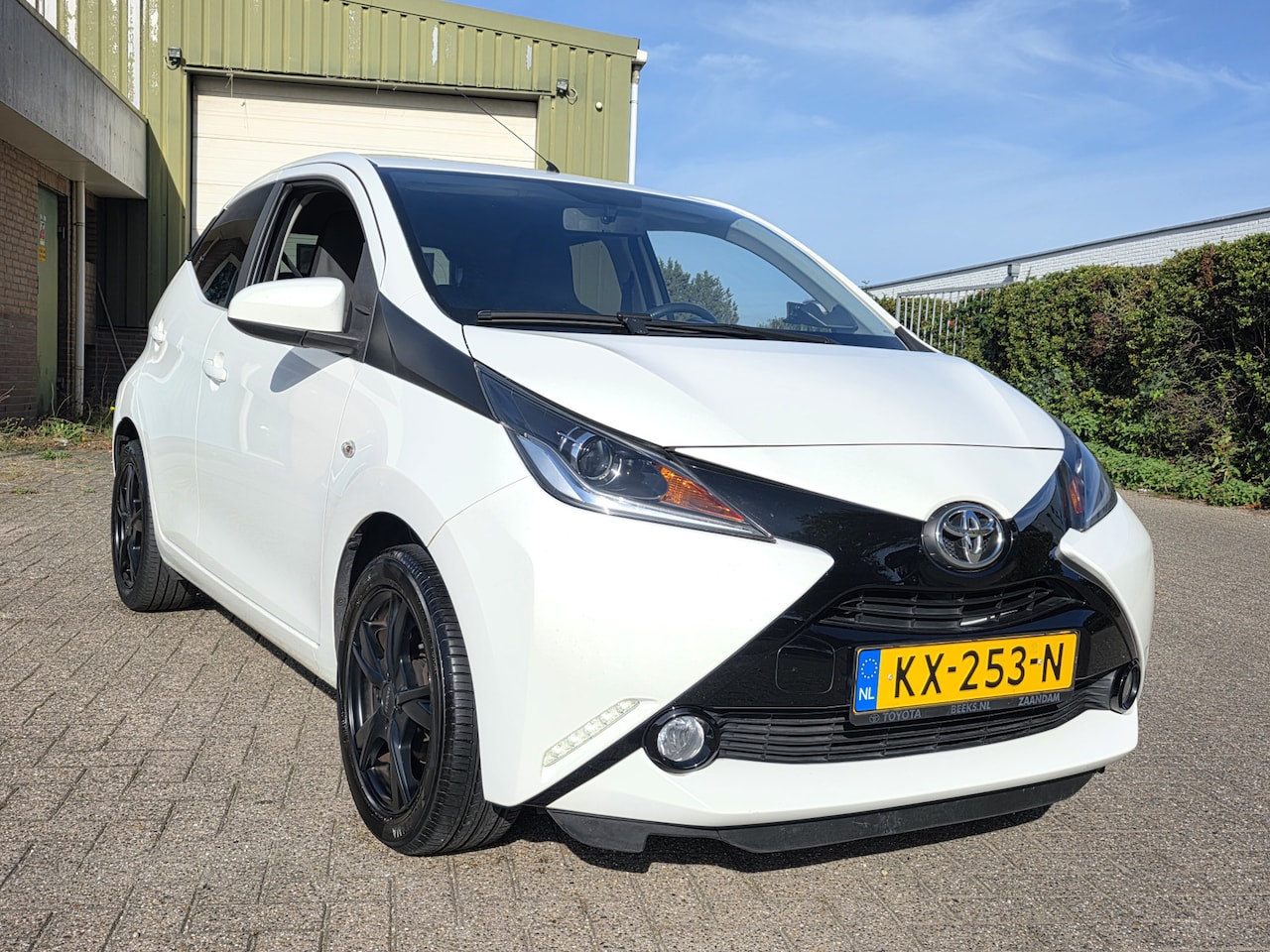 Toyota Aygo - 1.0 VVT-i x-sport 1.0 VVT-i x-Sport, 1e Eig! Camera! Lm! Apk 10-2027! Zondag OPEN! - AutoWereld.nl