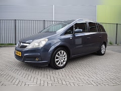 Opel Zafira - 2.2 Executive 7 Persoons 1 mnd GARANTIE Airco Ijskoud CruiseC Navi Trekhaak