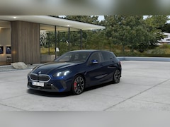 BMW 1-serie - 120 M Sport Automaat / Sportstoelen / Head-Up / Adaptieve LED / M Adaptief onderstel / Par