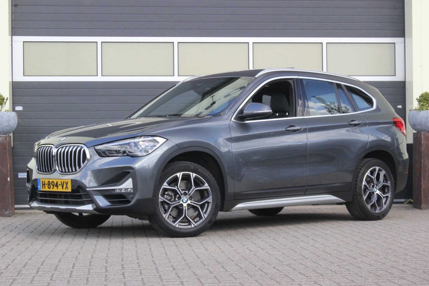 BMW X1 - SDrive20i VDL Nedcar Edition | Facelift | Panoramadak | - AutoWereld.nl