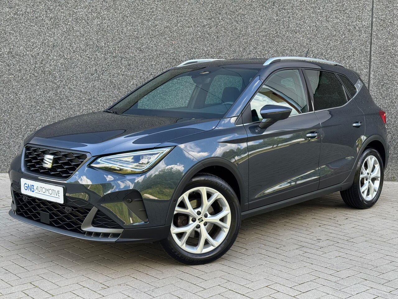 SEAT Arona - 1.0 TSI FR | Carplay | Rijstrook assistent | Cruise control | Camera | Climate control | N - AutoWereld.nl