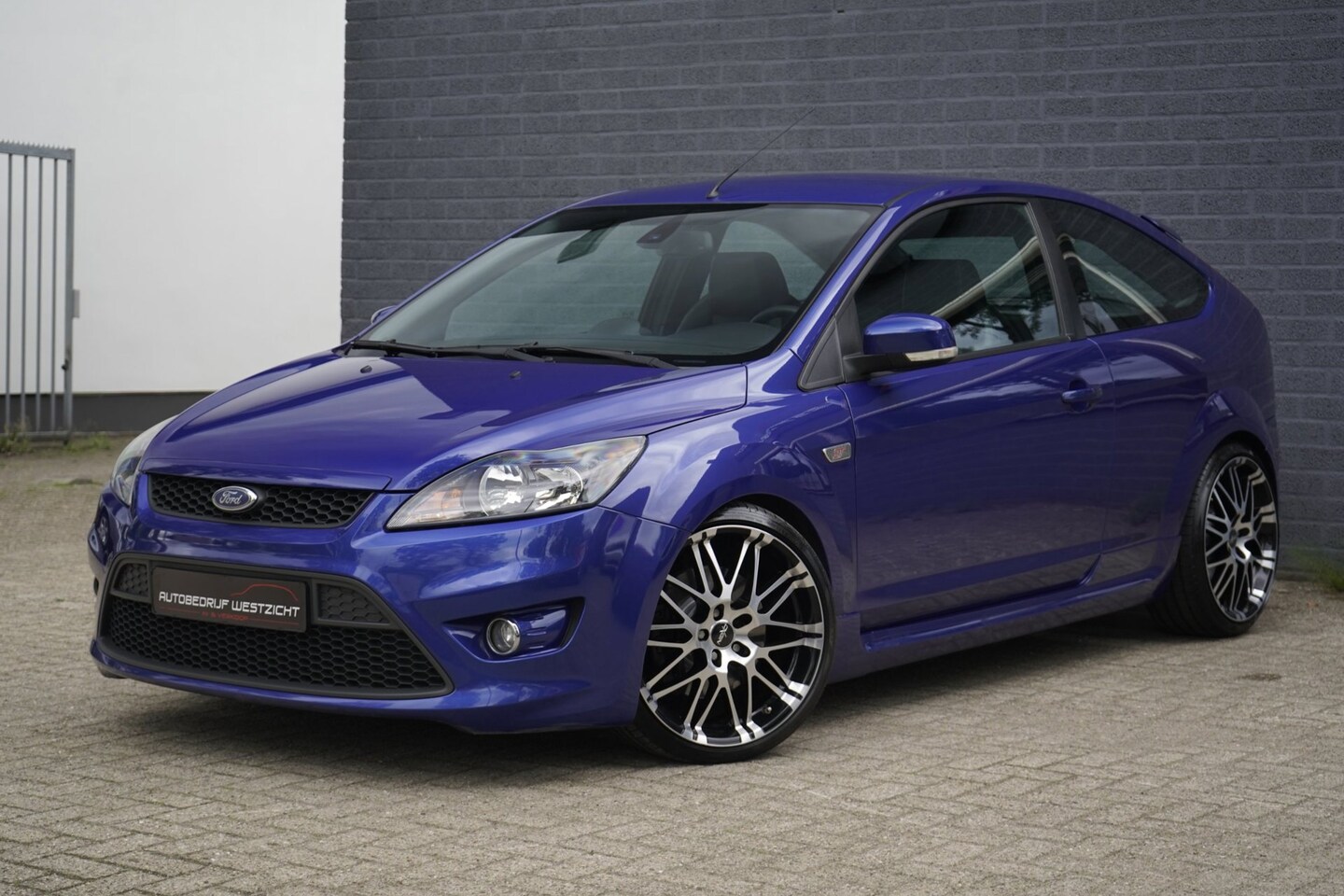 Ford Focus - 2.5 ST 5 cilinder 225pk, Leder, 19 inch, verlaagd! - AutoWereld.nl