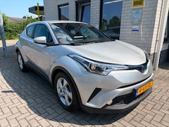 Toyota C-HR - 1.8 Hybrid Active / Cruise Controle / Camera / PDC V+A / Telefoon / Navigatie / Climate Co