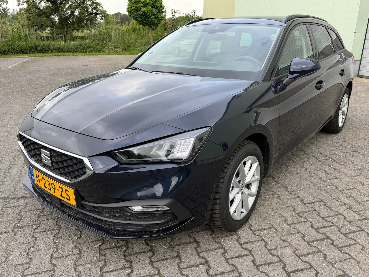 SEAT Leon Sportstourer - 1.0 TSI Style Business Intense | Navigatie | Lm Velgen - AutoWereld.nl