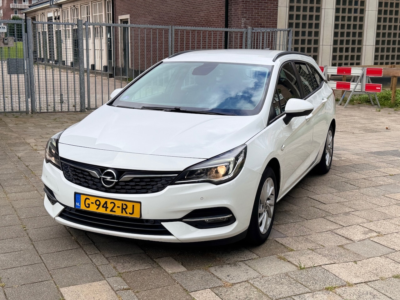Opel Astra Sports Tourer - 1.2 Edition 1.2 Edition, AIRCO, NAVI, CAMERA, NAP - AutoWereld.nl