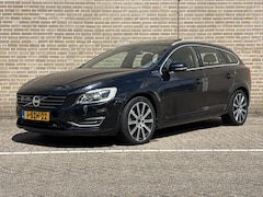 Volvo V60 - 2.4 D6 AWD Plug-In Hybrid Summum | Schuif/Kanteldak | Leder | Cruise | Climate | Navi | PD
