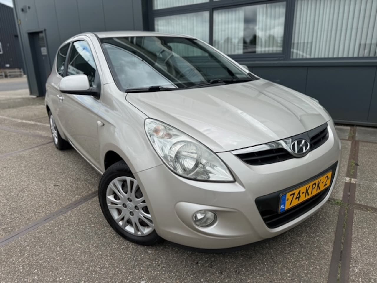 Hyundai i20 - 1.4i DynamicVersion | NAP | PDC | AIRCO | APK | - AutoWereld.nl