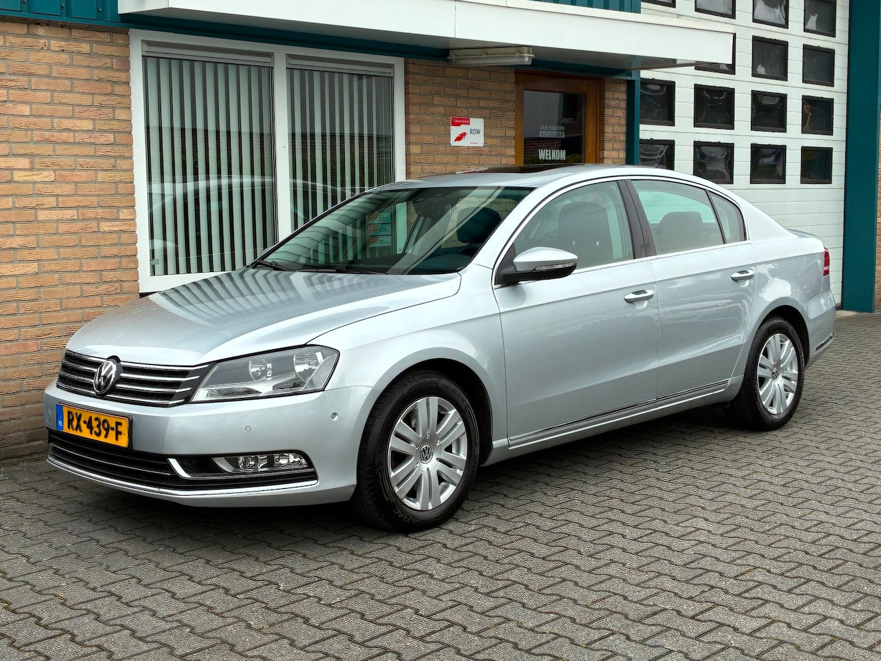 Volkswagen Passat - Sedan 2.0 TDI Automaat Highline BlueMotion - AutoWereld.nl