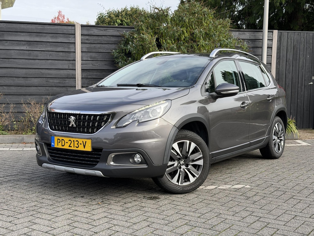 Peugeot 2008 - Allure 1.2 PureTech 110PK Trekhaak, Achteruitrijcamera, Cruise Control, Climate Control, P - AutoWereld.nl