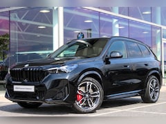 BMW X1 - xDrive25e M Sport / Panoramadak / Sportstoelen / M Adaptief onderstel / Head-Up / Parking