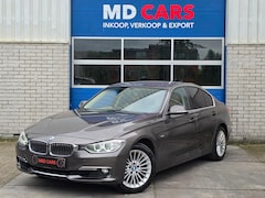 BMW 3-serie - 320i Upgrade Edition AIRCO/CR CONTROL/NAVI/LEER