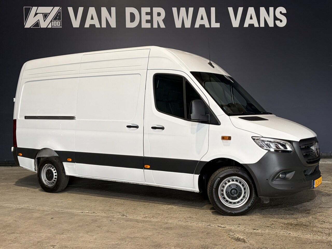 Mercedes-Benz Sprinter - 317 CDI 170pk 9G-Tronic Automaat L2H2 Model 2025 Euro6 Airco | XL MBUX | Camera | Navigati - AutoWereld.nl