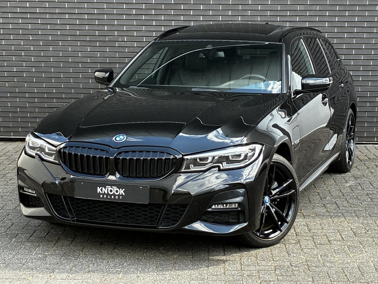 BMW 3-serie Touring - 320e xDrive High Executive M Sport Pakket Automaat / SoH 97% / Live Cockpit Professional / - AutoWereld.nl