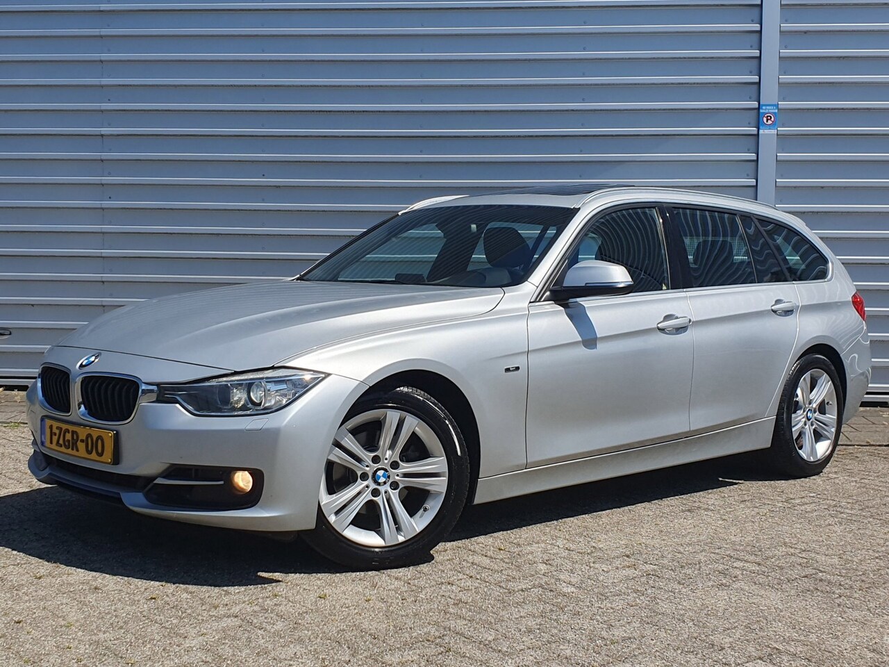 BMW 3-serie Touring - 316i Exec. Clima/Navi/Pano Dak - AutoWereld.nl