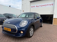MINI 5-Deurs - 1.5 Cooper Business airco APK T/M 13-8-2027